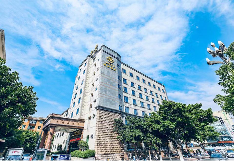 西昌岷山饭店外景图