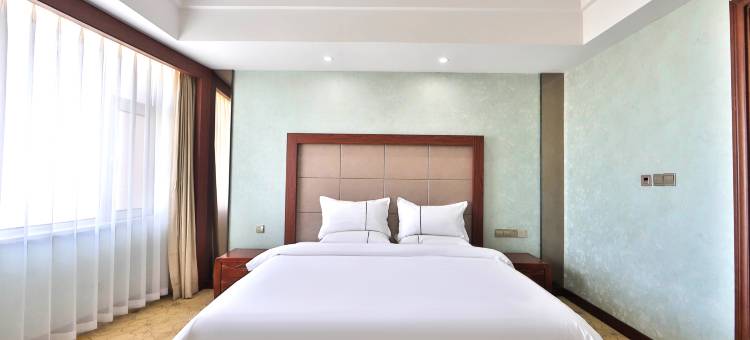 松原金鼎假日酒店(乌兰大街火车站店)图片