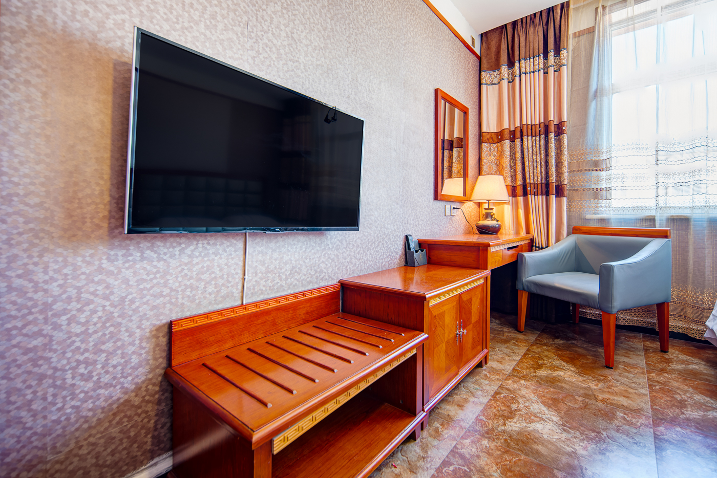 Halun Hotel Over view