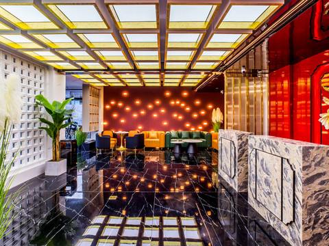 乌兰布统草原名仁山庄