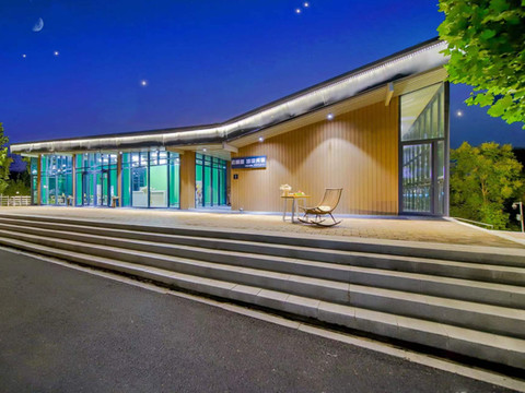 溢泉湖湖景民宿