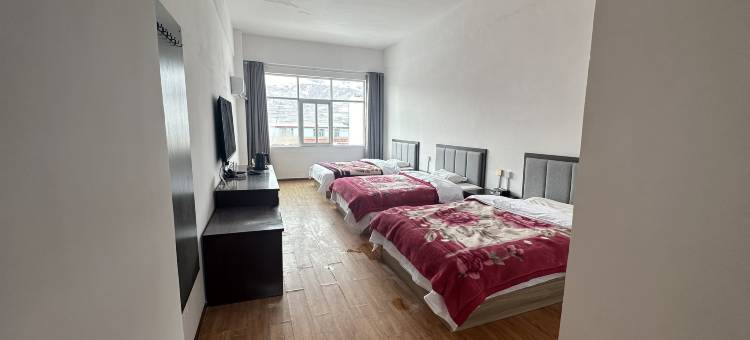 丁青布迦雪山宾馆图片