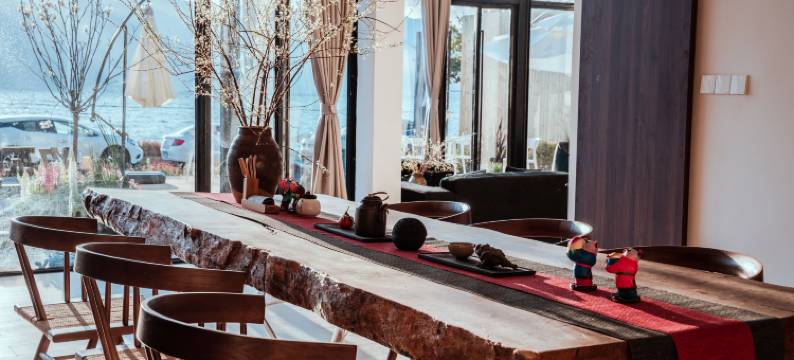 汐下月上·露台观海丨拍照出片·270°全海景美宿(大理洱海店)图片