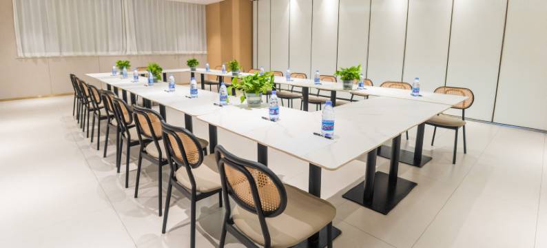 沐雅铂金酒店(南京新街口常府街地铁站店)图片