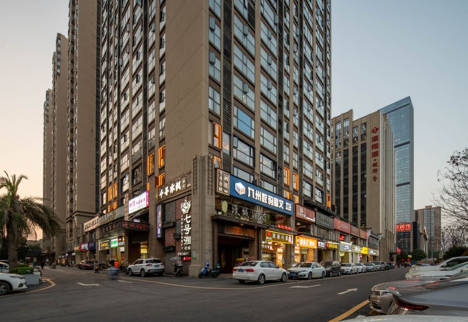  Hotel Overview
