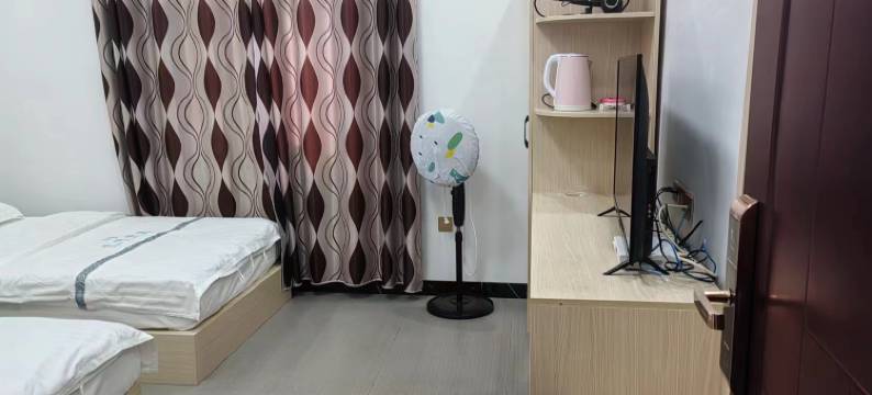 弥勒望湖温泉民宿(湖泉生态园店)图片