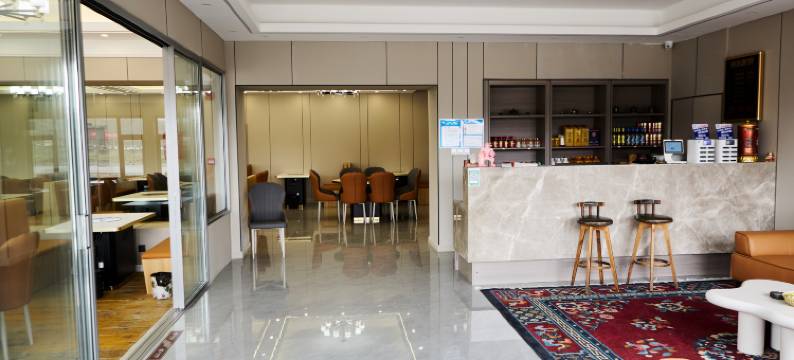 康定梦回藏情酒店(塔公草原景区店)图片