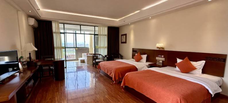 龙陵老梨树温泉酒店图片