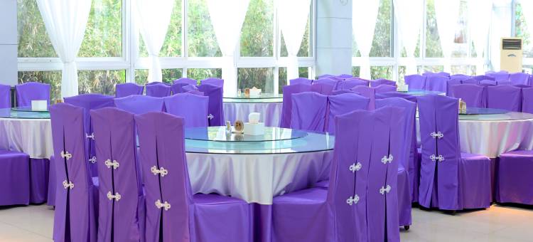 鸿雅酒店(北戴河碧螺塔海上公园店)图片