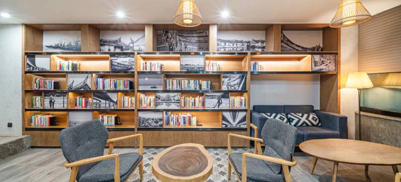 厦门丽呈睿轩酒店(海沧湾嵩屿客运码头店)图片