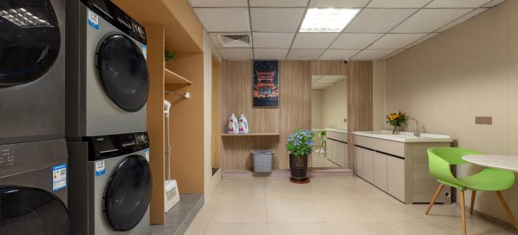 维也纳酒店(重庆南滨路地铁站店)图片