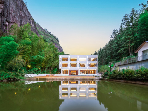 上饶岩溪里民宿