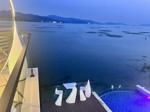 花筑·初恋遇见你·一线湖景私汤民宿(太湖横山岛店)图片