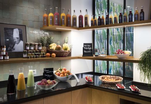 Hotel le SixHotel Overview