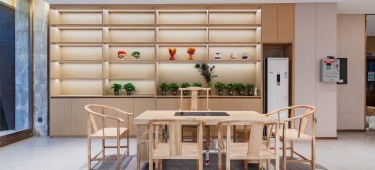 雅悦柏庭花园酒店(芒市广场机场店)图片