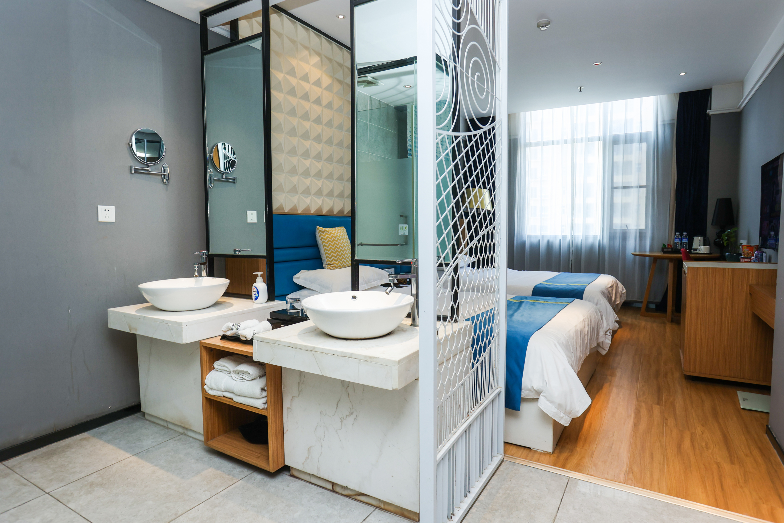 Ceeci HotelOver view