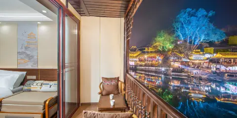 鳳凰夢棲吊腳樓江景民宿