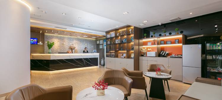 艾度云畔酒店(西安钟鼓楼西安站地铁站店)图片