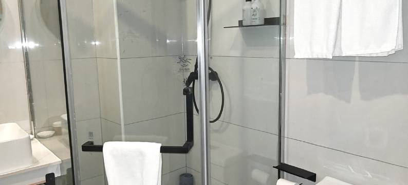 仟世精品酒店(天津静海区汽车站家世界购物广场店)图片