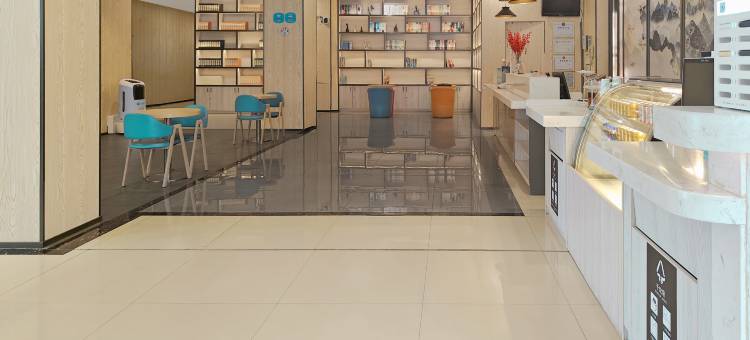 云廷酒店(深圳龙岗南联地铁站店)图片