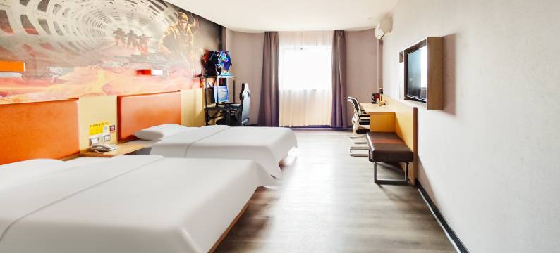 本色电竞酒店(深圳平湖地铁站店)图片