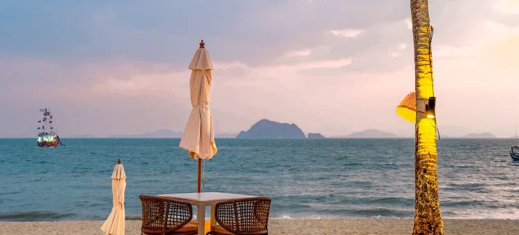 普吉岛月亮湾海景水疗度假村(Phuket Moonlit Bay Seaview  Resort&Spa)图片