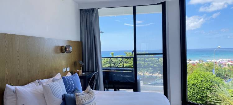 垦丁米尼米船帆石沙滩馆图片