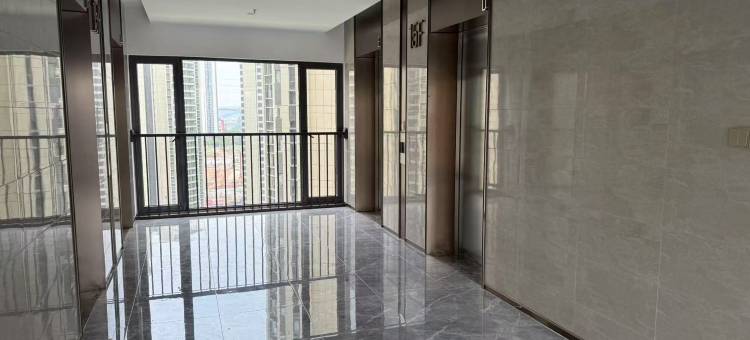 广旭影视国际公寓(惠州星河冠誉府店)图片