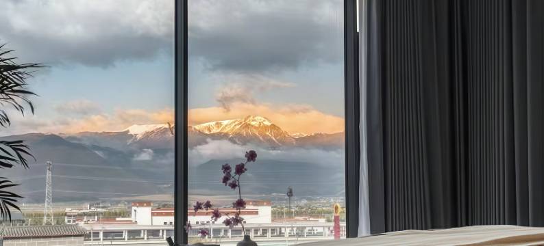 慕雪·Moonlight丨云间月·设计师智能供氧美宿(独克宗古城店)图片