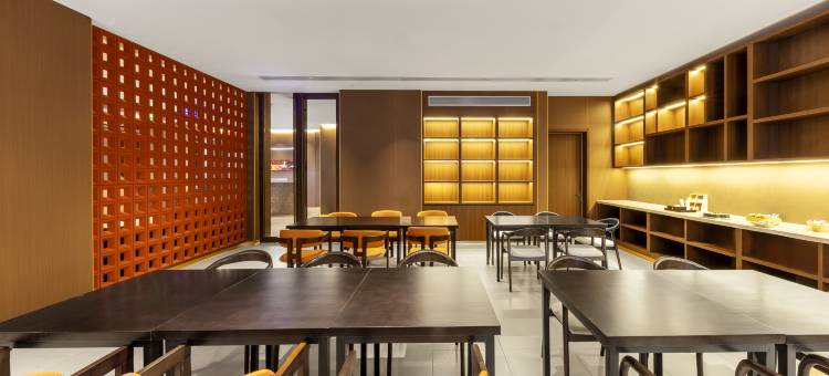 朗欧君庭酒店(土默特右旗人民政府火车站店)图片