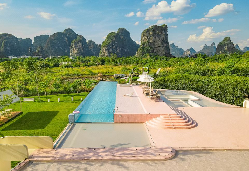 LS Hotel (Guilin Liangsu) Over view