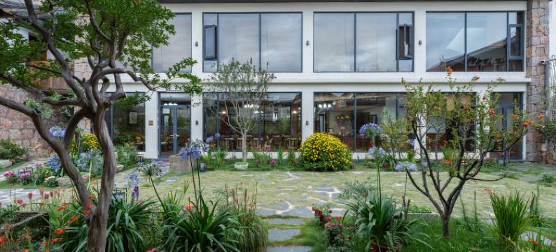 藏光喜里·日照金山丨Glimmer Haven观景美宿(白沙古镇店)图片