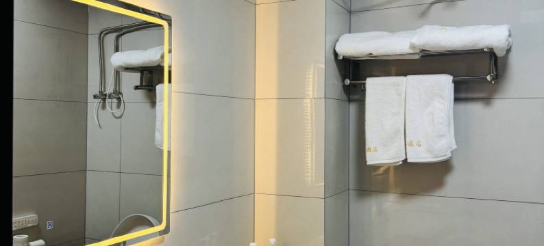 艺海智能影院酒店(潍坊滨海大学城店)图片