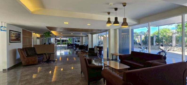 周日芭堤雅中天海滩景色(Sunday Beachfront View Jomtien Pattaya)图片