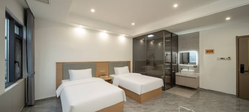 鸿日商务酒店图片