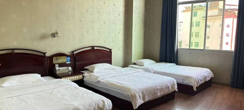 瑞丽鑫龙酒店(财富广场店)图片