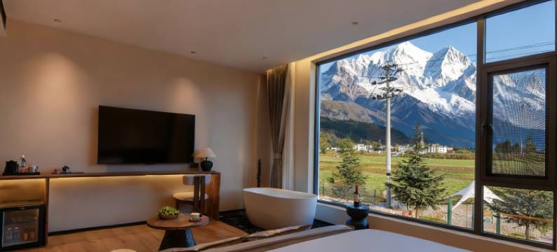 安束·Ans丨日照金山·与你共赴山海之约·雪山观景度假庭院图片