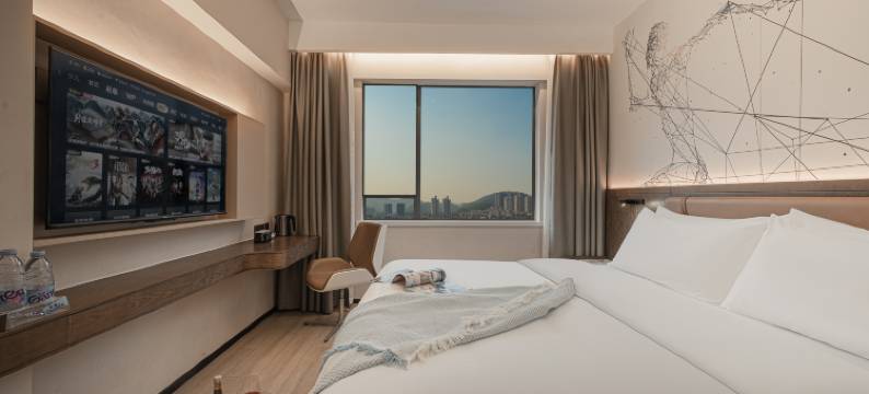 伯爵优选轻居(深圳水贝珠宝城草埔地铁站店)图片