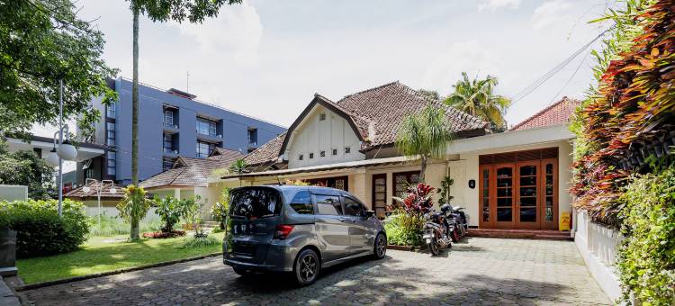 乌尔班维尤鲁玛艾博达哥万隆(Urbanview Rumah Ebo Dago Bandung)图片