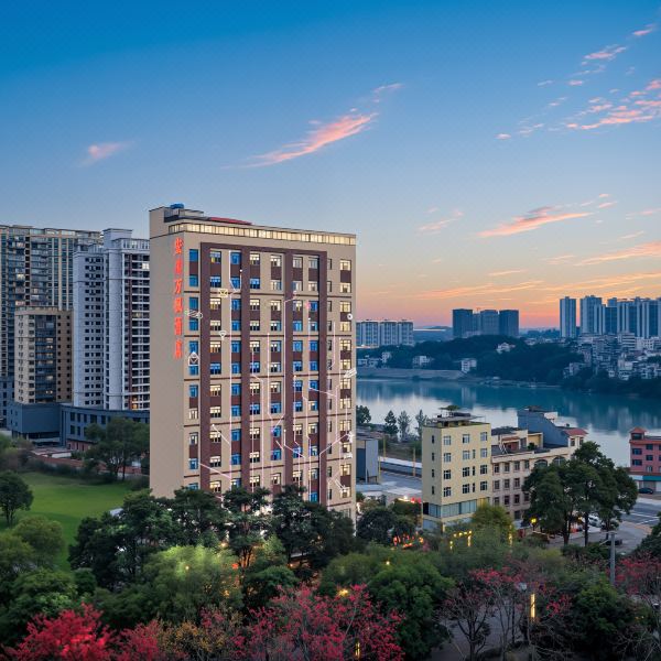 宏达万枫城市文化酒店(藤州大道文化广场店)图片