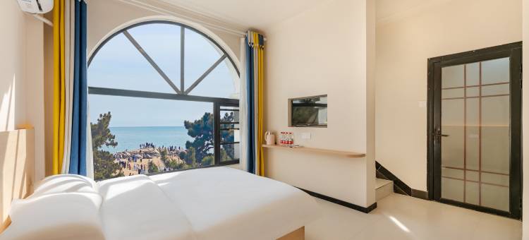 丙宸海景酒店(北戴河老虎石海上公园店)图片