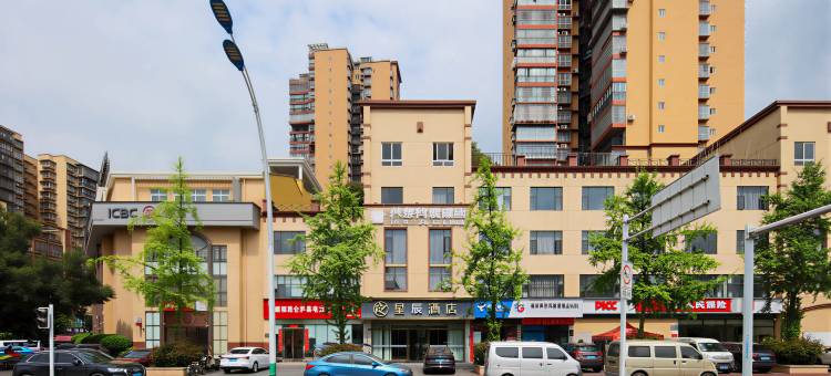 喆霆电竞酒店(泸州泸县万福广场店)图片