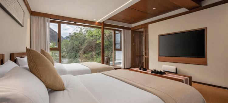 泸定磨西·小解观山·Design Retreat|中式设计师民宿图片