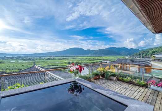 花筑奢·悦兮·君苑温泉客栈（和顺古镇店）外景图