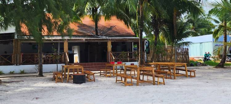 高龙岛疯猴子(MAD Monkey Koh Rong)图片