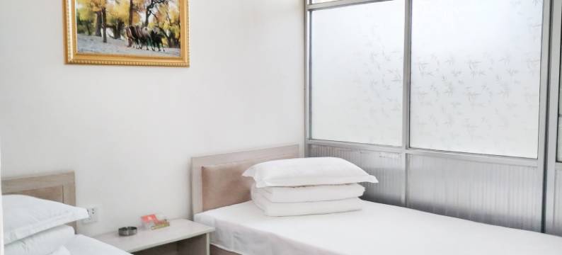 额济纳旗陆家大院图片