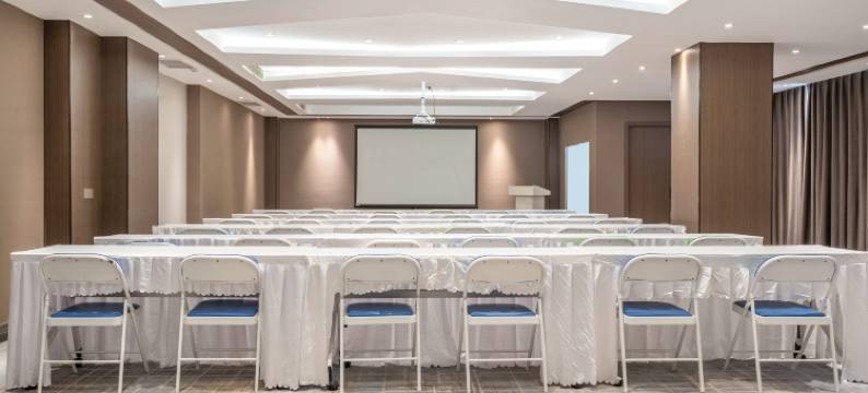 鑫霖酒店(郑州中州大道七里河地铁站店)图片