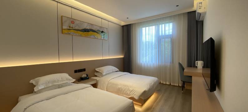 弥勒瑞祥酒店(湖泉生态园店)图片