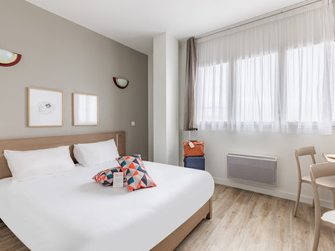 勒芒中心舒适城市公寓酒店