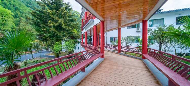 黄山翡翠度假村(黄山南大门翡翠谷店)图片